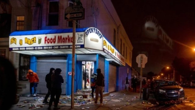 ABD'de polis şiddeti: Philadelphia'da siyah gencin öldürülmesi ve protestoların ardından gece sokağa çıkma yasağı ilan edildi