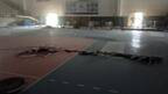 Çileden çıkan eski halterci, spor salonunu birbirine kattı Çileden çıkan eski halterci, spor salonunu birbirine kattı