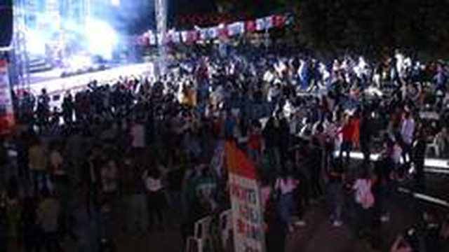 Şarkıcı Murat Dalkılıç'ın konserinde korona tedbirleri unutuldu