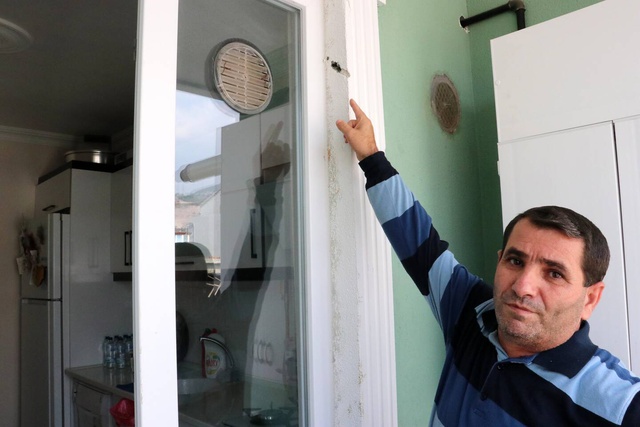 Müteahhit kardeşinin borçluları evine kurşun yağdırdı Müteahhit kardeşinin borçluları evine kurşun yağdırdı