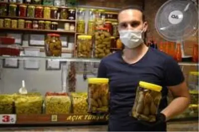 Çam kozalağından denemelik turşu yapmaya başlamıştı, şimdi taleplere yetişemiyor Çam kozalağından denemelik turşu yapmaya başlamıştı, şimdi taleplere yetişemiyor