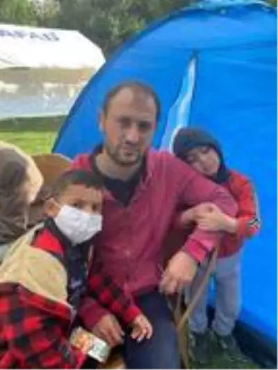 Yerle bir olan binalara çürük raporu verilmiş; bazı ev sahipleri evlerini satıp taşınmış