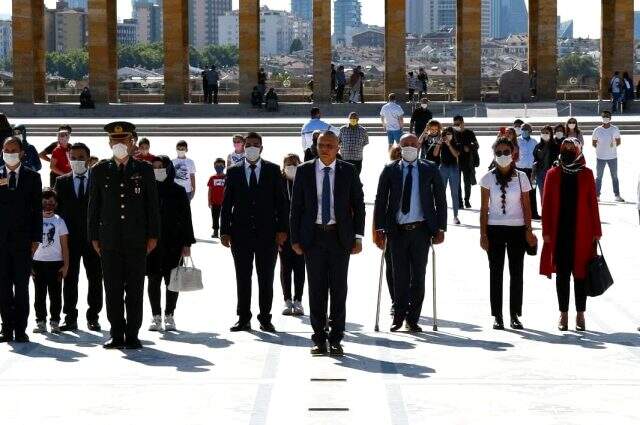 Abdulsamed Elçi ve beraberindeki partililer Anıtkabir'i ziyaret etti