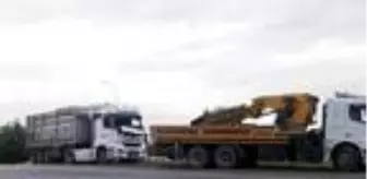 Son dakika haberleri! Buğday yüklü TIR devrildi, şoför öldü