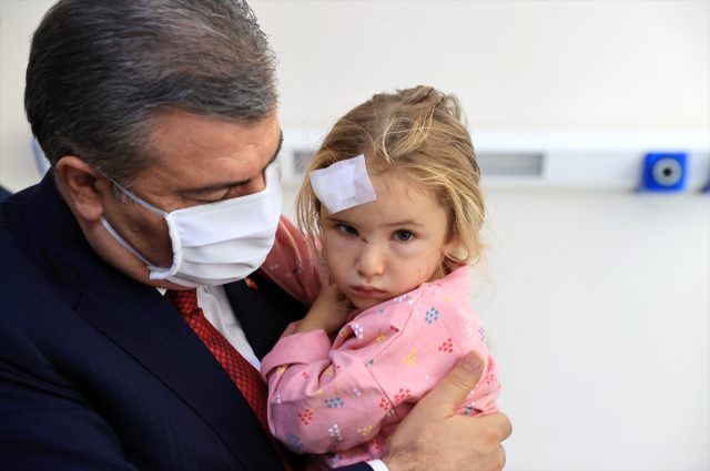 Minik Ayda'nın Sağlık Bakanı Fahrettin Koca'dan 'maymun' talebi gülümsetti