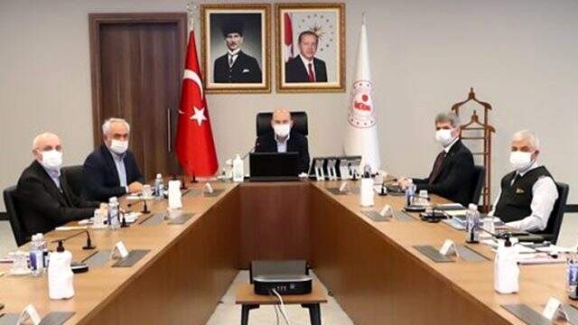 Koronavirüs tedavisi tamamlanan Bakan Soylu, Güvenlik ve Koordinasyon Toplantısı'na katıldı Koronavirüs tedavisi tamamlanan Bakan Soylu, Güvenlik ve Koordinasyon Toplantısı'na katıldı