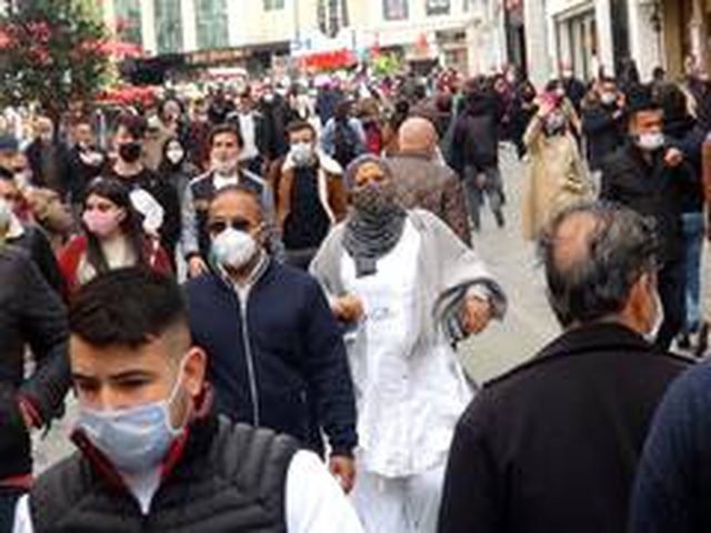 Maske takmayan genç, ceza yememek için polis ağabeyini aradı Maske takmayan genç, ceza yememek için polis ağabeyini aradı