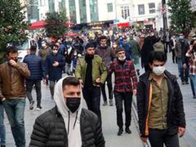 Maske takmayan genç, ceza yememek için polis ağabeyini aradı Maske takmayan genç, ceza yememek için polis ağabeyini aradı