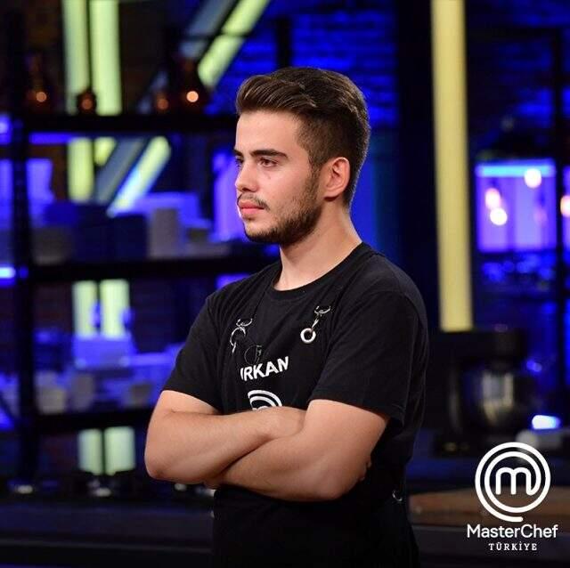 MasterChef Türkiye'de favori gösterilen isim, yarışmaya veda etti MasterChef Türkiye'de favori gösterilen isim, yarışmaya veda etti