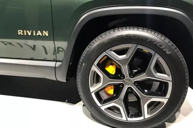 Pirelli'den Rivian'a özel lastik!