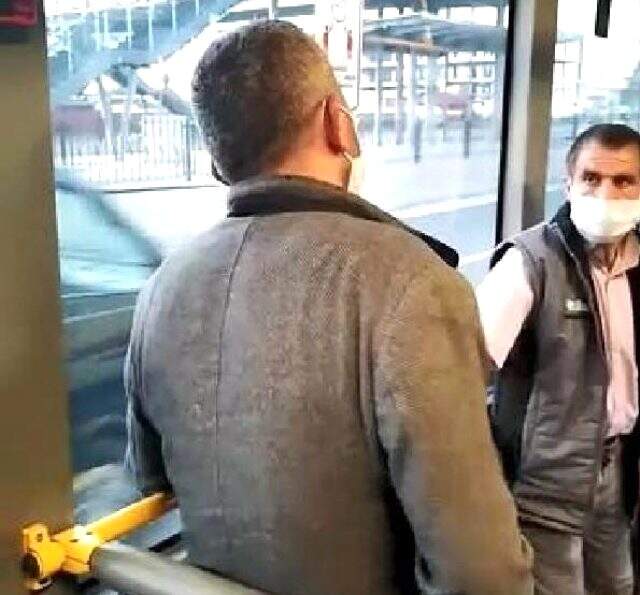 Otobüste kadınlara bakarak kendisini tatmin eden vatandaştan iğrenç savunma: İki taraflı zannettim Otobüste kadınlara bakarak kendisini tatmin eden vatandaştan iğrenç savunma: İki taraflı zannettim