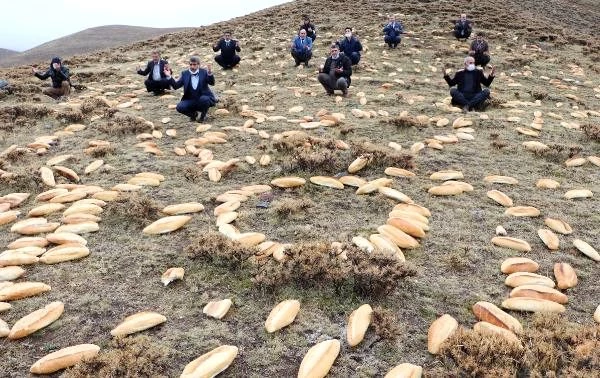 Doğaya yine 2001 ekmek bıraktılar Doğaya yine 2001 ekmek bıraktılar