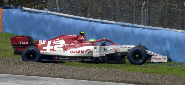 İstanbul'daki Formula bir yarışı öncesi Russell ve Giovinazzi kaza yaptı