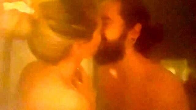 Heidi Klum, kendisinden 16 yaş küçük sevgilisiyle banyo videosunu paylaştı