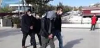 Park halindeki araçta 10 kilo esrar bulundu