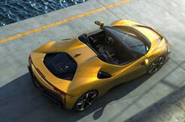 Ferrari SF90 Spider tanıtıldı