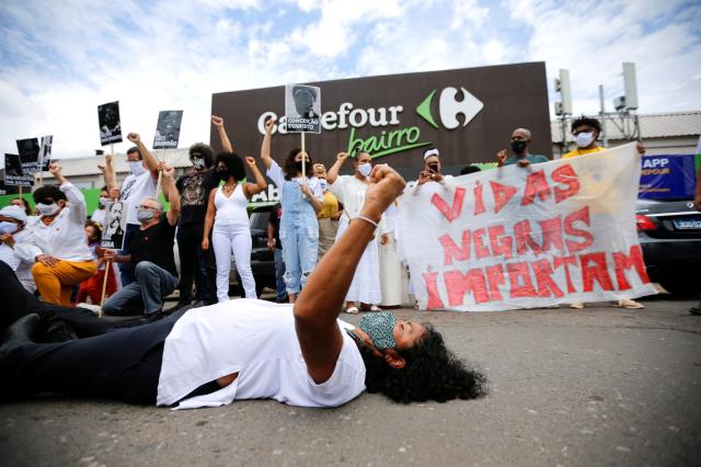 Brezilya'da bir siyahinin dövülerek öldürülmesi ülkede şiddet eylemlerine yol açtı