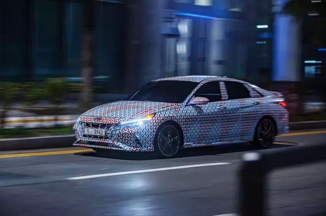 Hyundai Elantra N kamuflajlı görüntülendi