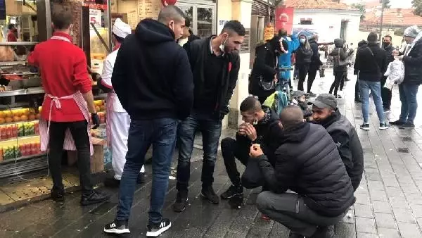 Taksim'de restoranların önü doldu taştı