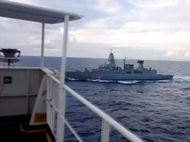 Son dakika! Libya'ya yardım götüren Doğu Akdeniz'deki Türk gemisinde, uluslararası hukuka aykırı bir şekilde saatlerce arama yapıldı Son dakika! Libya'ya yardım götüren Doğu Akdeniz'deki Türk gemisinde, uluslararası hukuka aykırı bir şekilde saatlerce arama yapıldı