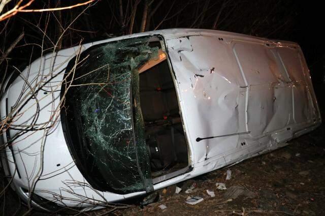 Polisin 'dur' ihtarına uymayan kamyonet devrildi: 17 sığınmacı yaralandı