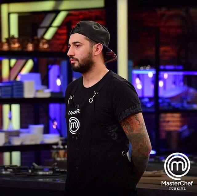 Paylaşımlarından dolayı MasterChef Türkiye'den diskalifiye edilen Uğur Yılmaz Deniz, Instagram hesabını yorumlara kapattı