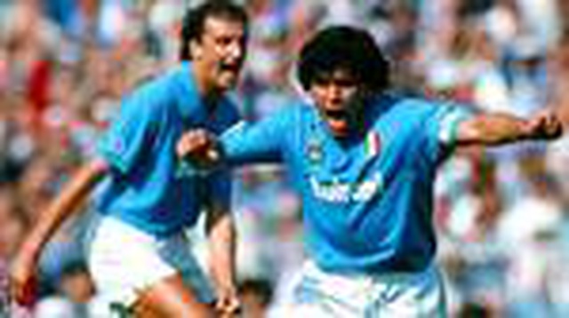 Diego Maradona: Arjantin'in sorunlu futbol dâhisi