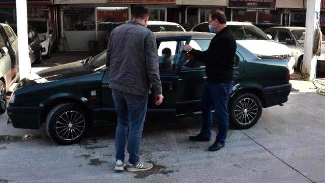 Merkez Bankası'nın faiz kararı sonrası ikinci el otomobil fiyatlarında yükseliş durdu, hareketlilik başladı Merkez Bankası'nın faiz kararı sonrası ikinci el otomobil fiyatlarında yükseliş durdu, hareketlilik başladı