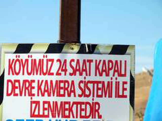Hırsızlar için kurulmuştu, pandemide işe yaradı! Kamerayla izlenen köye koronavirüs giremedi Hırsızlar için kurulmuştu, pandemide işe yaradı! Kamerayla izlenen köye koronavirüs giremedi