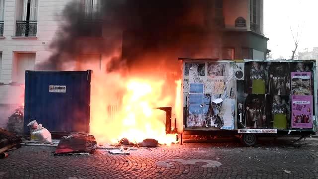 Fransa'da polis şiddeti, halkı sokağa döktü! Çıkan çatışmalarda yaralananlar var