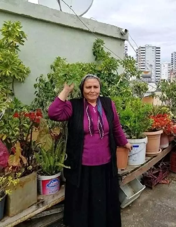 Bir aile 15 günde yok oldu! 1'i anne karnındaki bebek olmak üzere 5 kişi koronaya yakalanarak yaşamını yitirdi