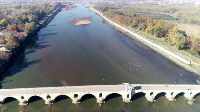 Su seviyesi düşen Meriç Nehri'nde oluşan kum adacıkları korkuttu! Yağış olmazsa buğday üretiminde sıkıntı yaşanacak