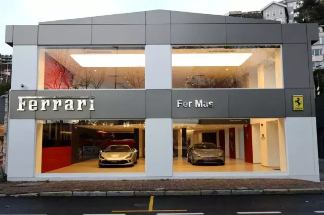 Ferrari'den İstanbul'a özel showroom konsepti