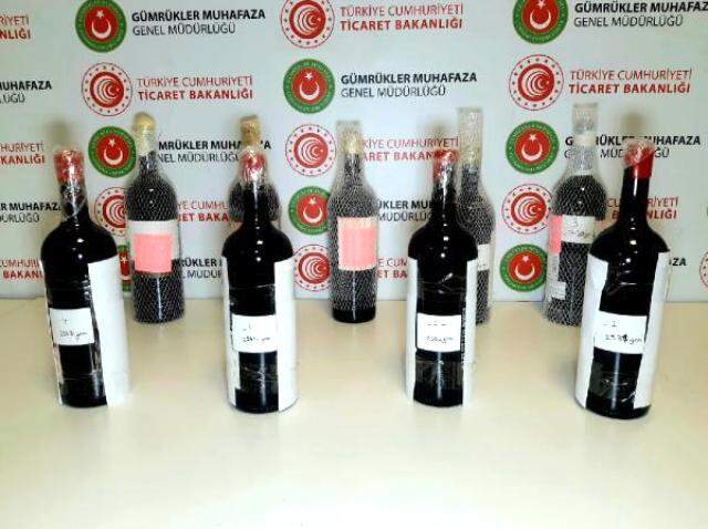 İstanbul Havalimanı'nda değeri 13 milyon 800 bin lira olan 17 kilogram sıvı kokain ele geçirildi