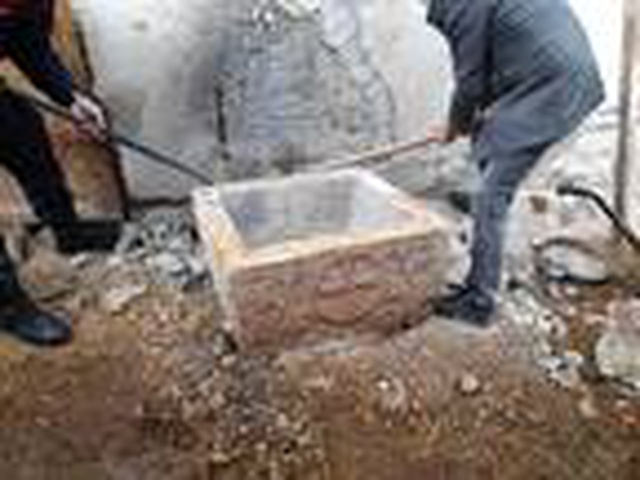 Çorumlu çiftçinin tarlada bulup 100 bin TL'ye satışa çıkardığı taş vaftiz teknesinin sırrı çözüldü
