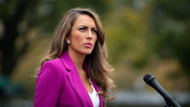 Trump yönetiminden bir istifa daha! Son isim Beyaz Saray İletişim Direktörü Farah oldu