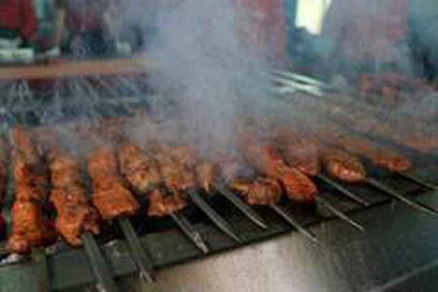 Sokağa çıkma kısıtlaması Adanalıların kebap aşkına engel olamıyor Sokağa çıkma kısıtlaması Adanalıların kebap aşkına engel olamıyor