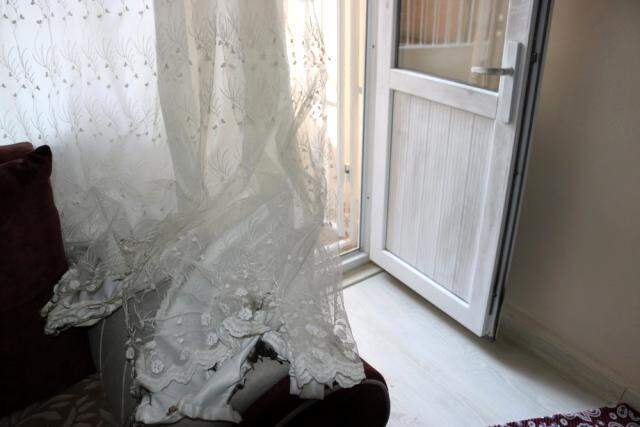 Evlat nöbeti tutan aile, terör örgütü PKK tarafından diri diri yakılmaya çalışıldı Evlat nöbeti tutan aile, terör örgütü PKK tarafından diri diri yakılmaya çalışıldı