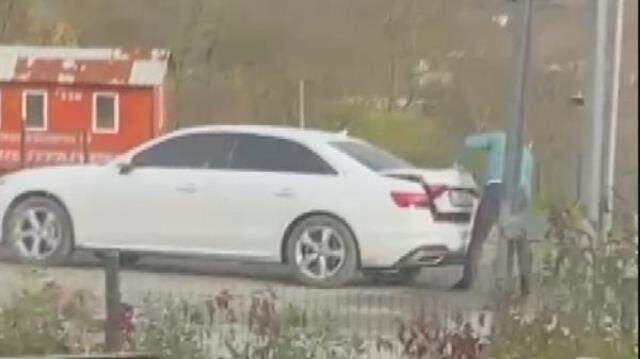 Koronavirüs denetiminden kaçmak için otomobilin bagajına saklandı Koronavirüs denetiminden kaçmak için otomobilin bagajına saklandı