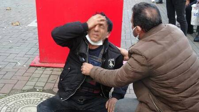 Çarpıyormuş gibi yaparak kadınları taciz etti, dövülünce 'Kafam yerinde değildi' dedi Çarpıyormuş gibi yaparak kadınları taciz etti, dövülünce 'Kafam yerinde değildi' dedi