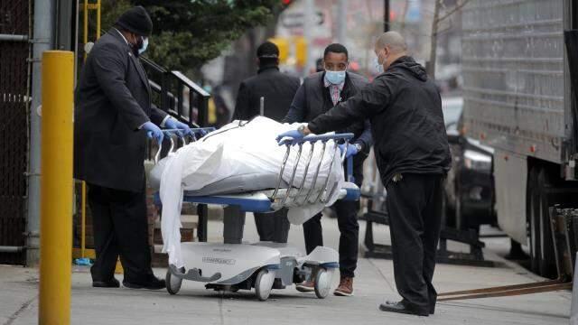 Salgının başından bu yana böylesi hiç yaşanmadı! ABD'de bir günde 3 bin 124 kişi hayatını kaybetti Salgının başından bu yana böylesi hiç yaşanmadı! ABD'de bir günde 3 bin 124 kişi hayatını kaybetti