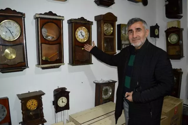 Emekçi esnaf, yüz binlerce liralık emanet saatlere 44 yıldır sahip çıkıyor