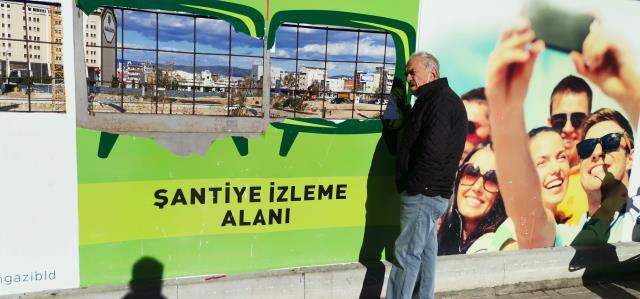 Belediyenin kurduğu 'şantiye izleme alanı'na vatandaşlardan büyük ilgi