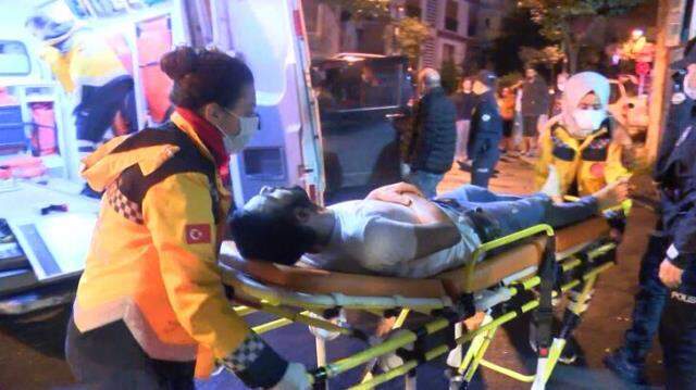 Şişli'de evde başlayan silahlı kavga sokakta bitti: 1 yaralı Şişli'de evde başlayan silahlı kavga sokakta bitti: 1 yaralı