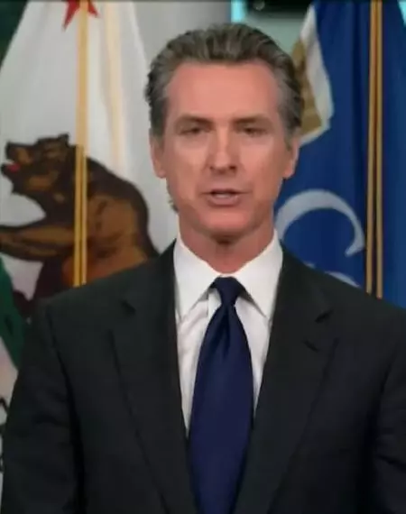 ABD'de vahim durum: Kaliforniya Valisi 5 bin ek ceset torbası satın alındığını açıkladı ABD'de vahim durum: Kaliforniya Valisi 5 bin ek ceset torbası satın alındığını açıkladı