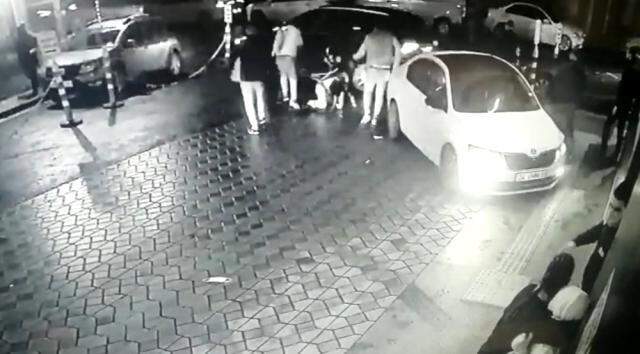 Husumetlisi olduğu şahsa önce arabayla çarptı sonra ateş açarak yaraladı Husumetlisi olduğu şahsa önce arabayla çarptı sonra ateş açarak yaraladı