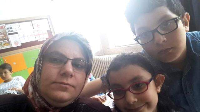Kovid-19 nedeniyle yoğun bakımda tedavi gören Meral hemşire, hayatını kaybetti Kovid-19 nedeniyle yoğun bakımda tedavi gören Meral hemşire, hayatını kaybetti