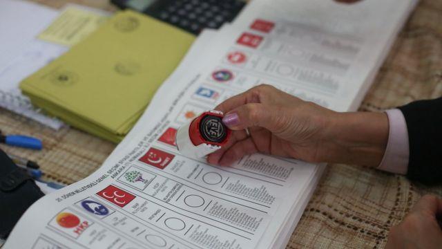 Türkiye 2021'de erken seçime gider mi? Ünlü anketçiler gündemdeki soruyu yanıtladı