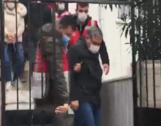 13 yıldır ekmek yediği döviz bürosunu soydu! 1 milyon dolar çalan hırsızı kamera kayıtları ele verdi 13 yıldır ekmek yediği döviz bürosunu soydu! 1 milyon dolar çalan hırsızı kamera kayıtları ele verdi