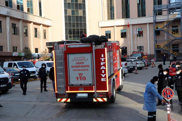 Son Dakika! Gaziantep'te bir hastanenin koronavirüs yoğun bakım servisinde oksijen tüpü patladı: 8 kişi hayatını kaybetti
